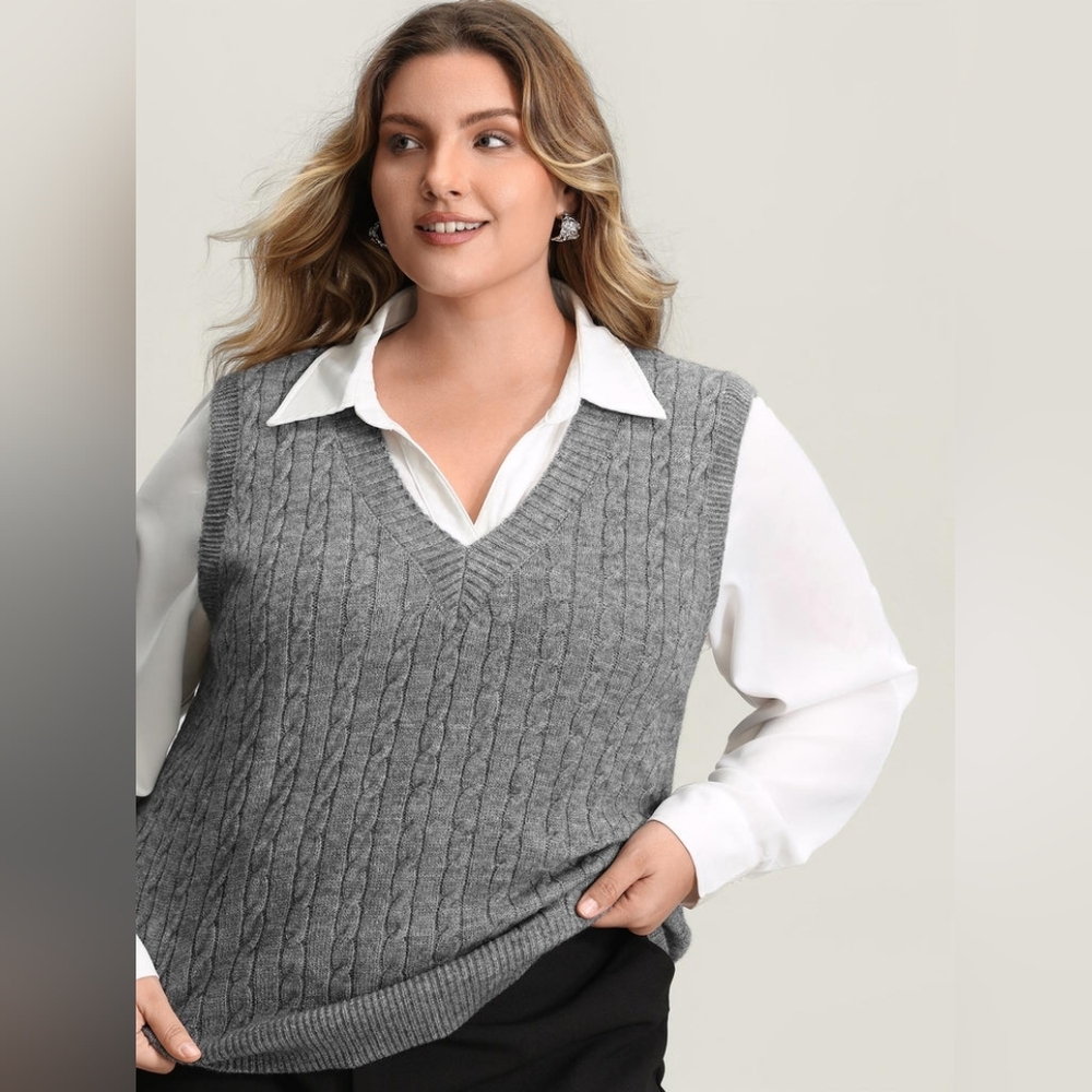 BLOOMCHIC CABLEKNIT SWEATER VEST NWT!